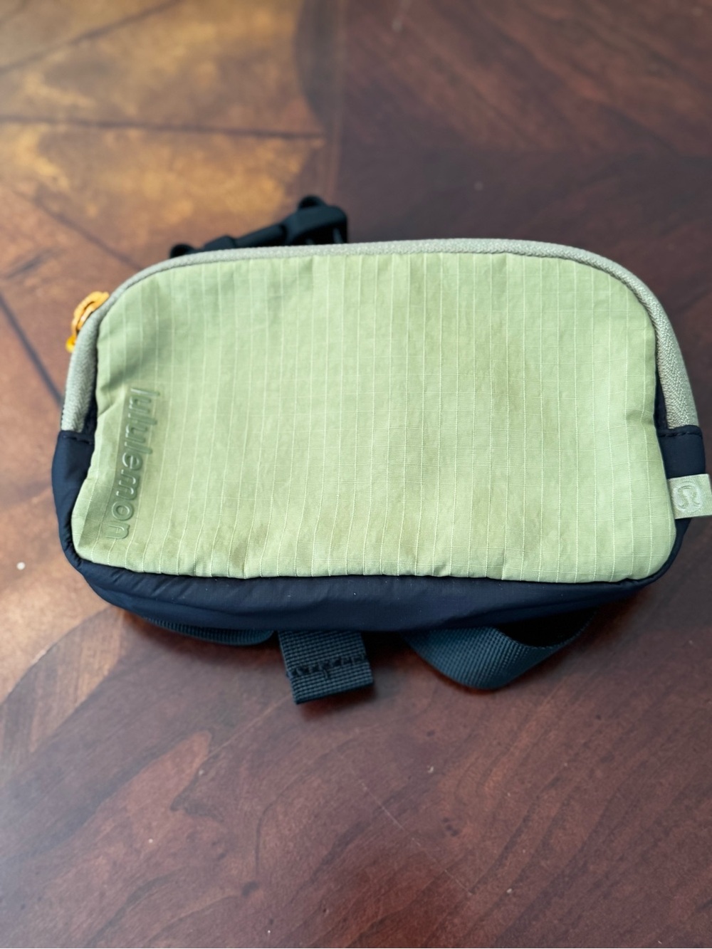 Lululemon Athletica Olive Green and Black Belt Bag, NWOT - Picture 4 of 7